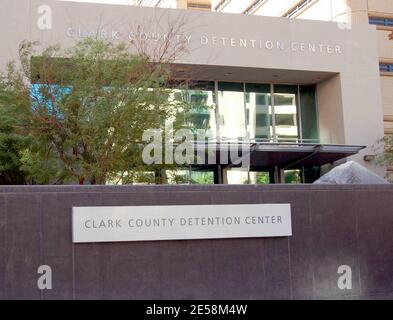 Questo è il Centro di detenzione della contea di Clark al quale la polizia metropolitana di Las Vegas ha preso una O.J. Simpson manciata dalla sede della Robby Division. Secondo quanto riferito, sarà prenotato su più casi di rapina di feloni: Cospirazione per commettere rapina armata, rapina armata e rapina armata con un'arma mortale. Las Vegas, Nevada. 16/9/07. [[cas]] Foto Stock