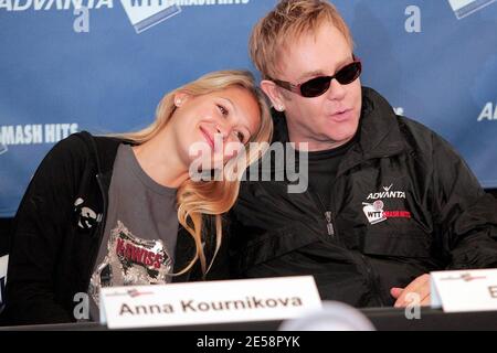 Anna Kournikova, Elton John, Billie Jean King e Andy Roddick partecipano a una conferenza stampa e posano per le foto con il team prima del 15 ° annuale Advanta World TeamTennis Smash Hits a Villanova. Philadelphia, Pennsylvania. 10/10/07. [[bat]] Foto Stock