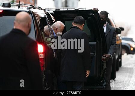 Il Presidente eletto DEGLI STATI UNITI Joe Biden arriva al Queen Theatre di Wilmington, Delaware, il 17 dicembre 2020. Credit: Alex Edelman/The Photo Access Foto Stock