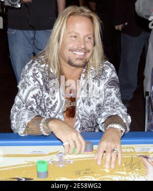 Vince Neil, Leah Neil, Tera Patrick, Evan Seinfeld e Taylor Wayne partecipano al Torneo di Poker Off the Strip di vince Neil presso l'Hard Rock Hotel & Casino di Las Vegas, Nevada. 11/3/07. [[cas]] Foto Stock