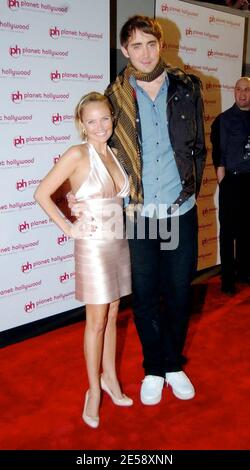 Orlando Jones, Anthony Anderson, Richard Burgi, Monique Coleman, Hans Klok, Chris Kirkpatrick, Miss USA Rachel Smith, Miss Universo Riyo Mori, gene Simmons, Sugar Ray Leonard, Holly Robinson Peete, Kristin Chenoweth, Lee Pace, Chi McBride, Rex Lee, Luke Ptimerry, Mary Lynn Rajskub, Millia Partecipa alla grande apertura di Planet Hollywood a Las Vegas, Nevada. 11/17/07. [[cas]] Foto Stock