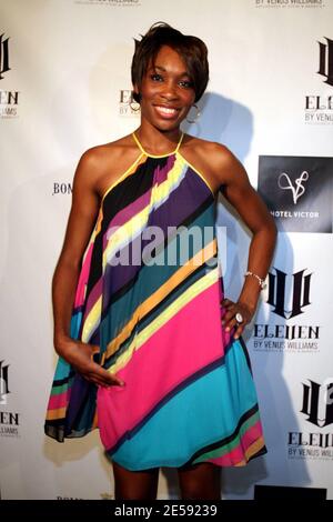 La star del tennis Venus Williams arriva alla festa celebrando il lancio della sua nuova linea di abbigliamento e la sua laurea presso l'Art Institute of Fort Lauderdale's Fashion Design School. La festa ha presentato una sfilata di moda che ha presentato la sua nuova linea di abbigliamento, undici disponibili in esclusiva presso Steve e Barry's. Miami, Florida. 12/13/07. [[fal]] Foto Stock
