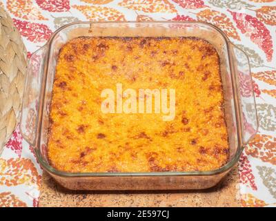 Il pane di mais è un pane veloce contenente farina di mais e una cucina dei nativi americani. Essi sono di solito lievitati da lievito in polvere. Foto Stock