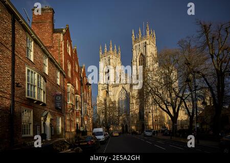 Il grado i ha elencato la Cattedrale e la Chiesa Metropolitical di San Pietro a York, comunemente conosciuta come la cattedrale di York Foto Stock