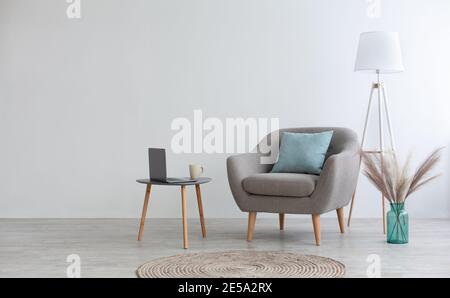 Accogliente design boho per lavorare a distanza e per il tempo libero a casa Foto Stock