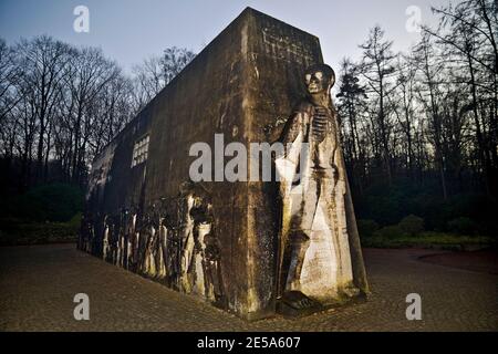 Mahnmal Bittermark in serata, Germania, Nord Reno-Westfalia, Ruhr Area, Dortmund Foto Stock