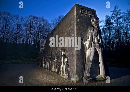 Mahnmal Bittermark in serata, Germania, Nord Reno-Westfalia, Ruhr Area, Dortmund Foto Stock