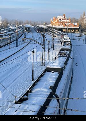 Aranjuez stazione ferroviaria con neve Foto Stock