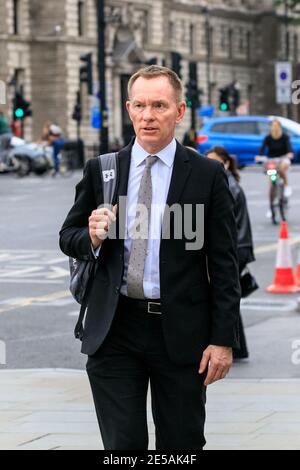 Chris Bryant, deputato del partito laburista gallese, Rhondda, esce dal Parlamento a Westminster, Londra, Regno Unito Foto Stock