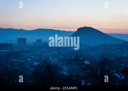 Le colline della città di Plovdiv al tramonto Foto Stock