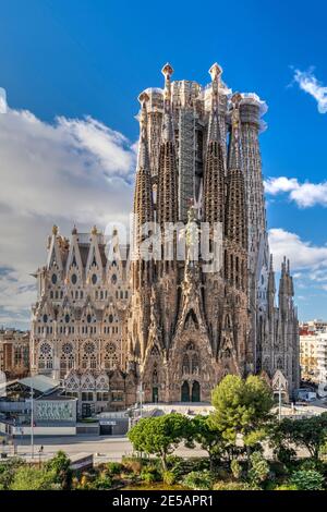 Basilica della Sagrada Familia, facciata della Natività, Barcellona, Catalogna, Spagna Foto Stock