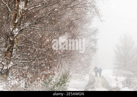 La neve copre le strade, Yorkshire UK Foto Stock