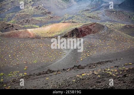 Crateri Silvestri, un gruppo di crateri vulcanici sul versante meridionale dell'Etna, Sicilia, Italia Foto Stock