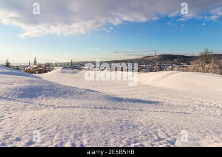 Vista della città di Sopron in inverno dall'antico anfiteatro sulla cupola di Becsi, Sopron, Ungheria Foto Stock