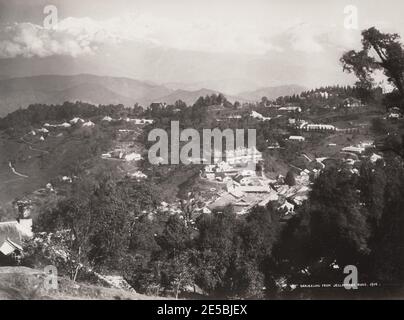 19 ° secolo vintage fotografia: Vista di Darjeeling, India, Samuel Bouren fotografia. Foto Stock