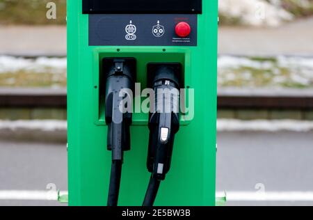 Stazioni elettriche, stazioni per veicoli elettrici 50 kw, stazioni di rifornimento elettriche, stazioni di ricarica per veicoli elettrici Foto Stock