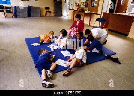 Chiesa cattolica di Sant'Anna Kingston - Liturgia dei bambini di Santa Messa Foto Stock