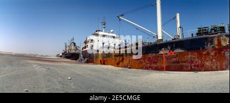 Emirati Arabi Uniti Dubai Mina Jebel Ali petroliere di porta Foto Stock