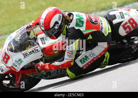 Marco Simoncelli durante il circuito Internazionale di Sepang vicino a Kuala Lumpur, Malesia, il 19 ottobre 2008. Marco Simoncelli in Italia è diventato il nuovo campione del mondo 250cc. Foto di Malkon/Cameleon/ABACAPRESS.COM Foto Stock