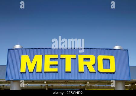 Ankara, Turchia : logo metro di un supermercato. Metro Cash and Carry è un operatore internazionale leader nel commercio all'ingrosso self-service Foto Stock