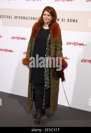 Agnes Jaoui propone una fotocellula per 'Parlez-moi de la pluie' durante il terzo 'Festival del film di Roma' a Roma, Italia, il 26,2008 ottobre. Foto di Denis Guignebourg/ABACAPRESS.COM Foto Stock