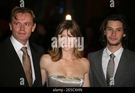 Il regista Stephan Elliott, Jessica Biel e ben Barnes arrivano sul tappeto rosso per la proiezione "Easy Virtue" nell'ambito del 3° Festival del Cinema di Roma, il 27 ottobre 2008. Foto di Denis Guignebourg/ABACAPRESS.COM Foto Stock