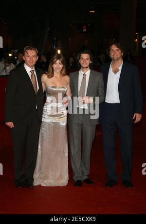 Il regista Stephan Elliott, Jessica Biel e ben Barnes arrivano sul tappeto rosso per la proiezione "Easy Virtue" nell'ambito del 3° Festival del Cinema di Roma, il 27 ottobre 2008. Foto di Denis Guignebourg/ABACAPRESS.COM Foto Stock