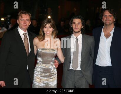 Il regista Stephan Elliott, Jessica Biel e ben Barnes arrivano sul tappeto rosso per la proiezione "Easy Virtue" nell'ambito del 3° Festival del Cinema di Roma, il 27 ottobre 2008. Foto di Denis Guignebourg/ABACAPRESS.COM Foto Stock