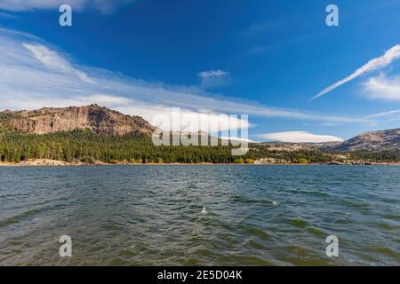 Vista soleggiata sul monte Eldorado nella zona del lago Tahoe in Nevada, Stati Uniti Foto Stock