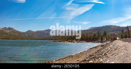 Vista soleggiata sul monte Eldorado nella zona del lago Tahoe in Nevada, Stati Uniti Foto Stock