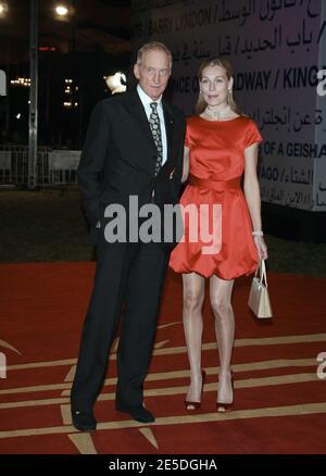 L'attore Charles Dance e sua moglie arrivano sul tappeto rosso prima della proiezione di 'far North' durante l'ottavo 'Marrakech Film Festival' a Marrakech, Marocco, il 21 novembre 2008. Foto di Denis Guignebourg/ABACAPRESS.COM Foto Stock