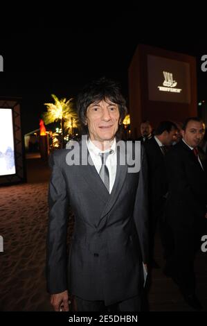 Il chitarrista Rolling Stones Ron Wood si pone durante la festa di inaugurazione del nuovo Museo d'Arte Islamica a Doha, Qatar, il 22 novembre 2008. Il museo è stato progettato dagli architetti I.M. PEI e Jean-Michel Wilmotte. Foto di Ammar Abd Rabbo/ABACAPRESS.COM Foto Stock