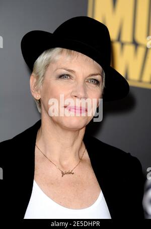 Annie Lennox arriva per i 2008 American Music Awards che si sono tenuti al Nokia Theatre di Los Angeles, California, USA il 23 novembre 2008. Foto di Lionel Hahn/ABACAPRESS.COM Foto Stock