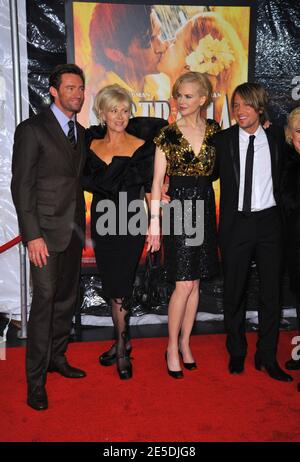 (L-R) i membri di Cast Hugh Jackman con la moglie Deborra-Lee Furness e Nicole Kidman con il marito musicista Keith Urban arrivano per la prima di 'Australia' al Teatro Ziegfeld a New York City, NY, USA il 24 novembre 2008. Foto di Gregorio Binuya/ABACAPRESS.COM Foto Stock