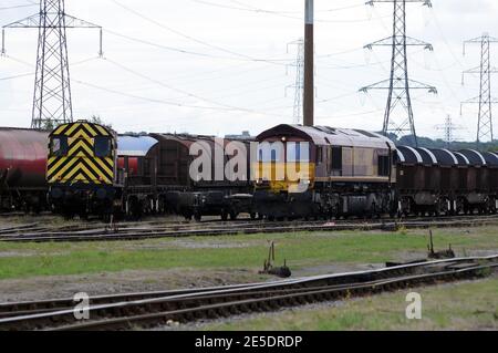 '66041' e un '08' non identificato nel cantiere Margam. Foto Stock