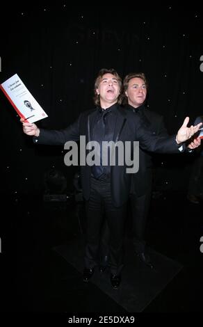 Roberto Alagna svela la sua cera al Musee Grevin di Parigi, Francia, il 9 dicembre 2008. Foto di Denis Guignebourg/ABACAPRESS.COM Foto Stock