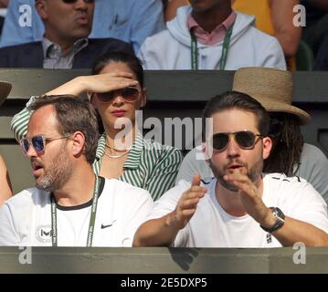 Londra, Regno Unito. 06 luglio 2018. LONDRA, INGHILTERRA - LUGLIO 06: Cara McConnell, Olivia Munn e Alexis Ohanian partecipano al quinto giorno dei Campionati di Tennis di Wimbledon all'All England Lawn Tennis and Croquet Club il 6 luglio 2018 a Londra, Inghilterra. People: Cara McConnell, Olivia Munn, Alexis Ohanian Credit: Storms Media Group/Alamy Live News Foto Stock