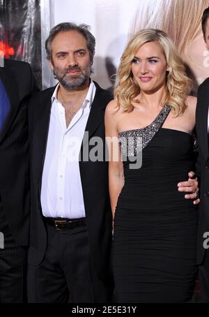 Sam Mendes e Kate Winslet partecipano alla prima "Revolutionary Road" tenutasi al Mann Village Theatre di Westwood, Los Angeles, CA, USA il 15 dicembre 2008. Foto di Lionel Hahn/ABACAPRESS.COM Foto Stock