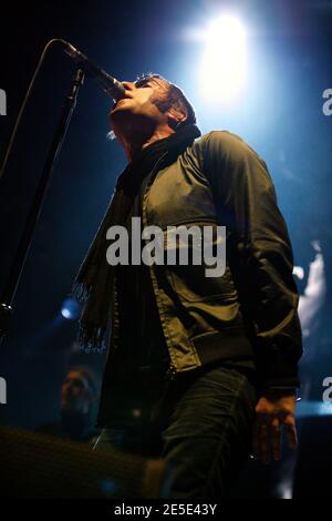 Liam Gallagher, chitarrista/vocale Oasis, suona dal vivo al Madison Square Garden di New York, NY, USA il 17 dicembre 2008. Foto di Aton Pak/ABACAPRESS.COM Foto Stock