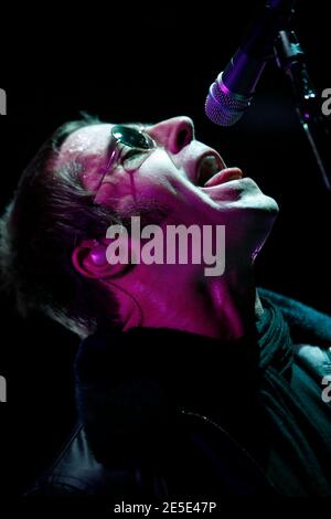 Liam Gallagher, chitarrista/vocale Oasis, suona dal vivo al Madison Square Garden di New York, NY, USA il 17 dicembre 2008. Foto di Aton Pak/ABACAPRESS.COM Foto Stock