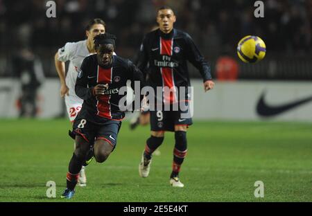 Peguy Luyindula della PSG durante la partita di calcio della Coppa UEFA, PSG vs Twenteat lo stadio Parc de Princes di Parigi, Francia, il 18 dicembre 2008. PSG ha vinto 4-0. Foto di Steeve Mc Maggio/Cameleon/ABACAPRESS.COM Foto Stock