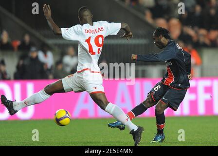 Peguy Luyindula della PSG durante la partita di calcio della Coppa UEFA, PSG vs Twenteat lo stadio Parc de Princes di Parigi, Francia, il 18 dicembre 2008. PSG ha vinto 4-0. Foto di Steeve Mc Maggio/Cameleon/ABACAPRESS.COM Foto Stock