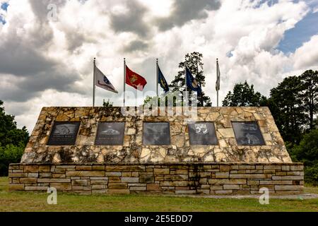 Gadsden, Alabama, USA - 20 maggio 2017: Il Memoriale di guerra della contea di Etowah dedicato a tutti i veterani della contea di Etowah che hanno perso la vita nella guerra degli Stati Uniti Foto Stock