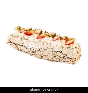 Rotolo di meringa isolato con bacca di paglia di pistacchio Foto Stock