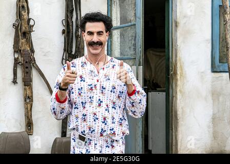 SACHA BARON COHEN in BORAT SUCCESSIVO MOVIEFILM (2020), diretto da JASON WOLINER. Credito: AMAZON STUDIOS / Album Foto Stock