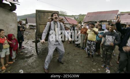 SACHA BARON COHEN in BORAT SUCCESSIVO MOVIEFILM (2020), diretto da JASON WOLINER. Credito: AMAZON STUDIOS / Album Foto Stock