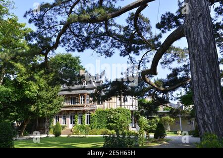 Villa chiamata le Clos-Lupin a Etretat (Francia settentrionale). Nel 1918, Maurice Leblanc, romanziere francese, creatore del ladro fittizio e rilevare Foto Stock