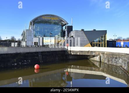 Techniquest Science and Discovery Center, Mermaid Quay, Cardiff Bay, Cardiff, Galles Foto Stock