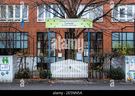 Omas Garten, Centro comunitario di educazione e di assistenza diurna per bambini e genitori, Swinemünder Straße 26, Berlino Germania Foto Stock