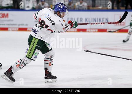 Norimberga, Germania. 26 gennaio 2021. Hockey su ghiaccio: DEL, Nürnberg Ice Tigers - Augsburg Panthers, Main Round, Matchday 12, all'Arena Nürnberger Versicherung. Spencer Abbott di Augsburg in azione. Credit: Daniel Karmann/dpa/Alamy Live News Foto Stock